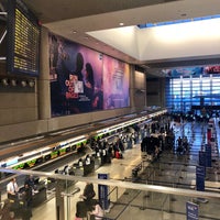 Photo taken at Philippine Airlines Check-in by  D&amp;#39; L. on 2/25/2018