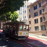 Photo taken at Cable Car Stop - Hyde &amp;amp; Lombard by  D&amp;#39; L. on 6/17/2017