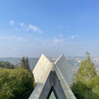 Foto diambil di Yad Vashem oleh Jocelyn L. pada 12/23/2022