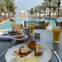 Снимок сделан в Hilton Ras Al Khaimah Beach Resort пользователем Jocelyn L. 4/24/2022