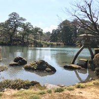 Photo taken at Kenrokuen Garden by rico🤔 on 3/30/2018
