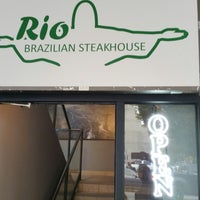 Foto scattata a RIO Brazilian Steak House da Benny H. il 10/22/2017