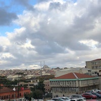 Photo taken at Diş Hekimliği Fakültesi by Enes Ö. on 11/13/2018