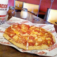 Foto tomada en Uncle Maddio&amp;#39;s Pizza Joint  por Kenny A. el 11/2/2012