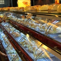 Review Holland Bakery