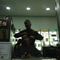 4/20/2013에 Alberto님이 Mariano Parisi - Hair &amp;amp; Makeup - Barber에서 찍은 사진