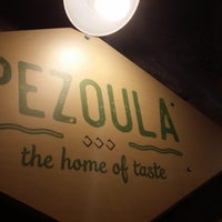 Foto tirada no(a) Pezoula The Home of Taste por Alexandros A. em 5/21/2017