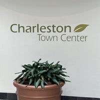 Снимок сделан в Charleston Town Center пользователем Paul T. 1/2/2024