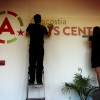 Foto tirada no(a) Anacostia Arts Center por Eat Shop Live Anacostia !. em 5/2/2013