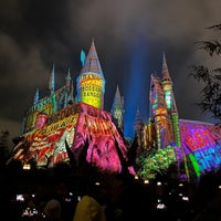 Photo taken at The Wizarding World of Harry Potter by Christy A. on 12/30/2023