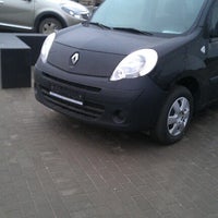 Das Foto wurde bei Автосалон Renault von Николай am 11/21/2012 aufgenommen