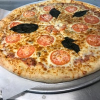 4/19/2017 tarihinde Amin H.ziyaretçi tarafından New York Pizza Kitchen'de çekilen fotoğraf