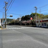 Photo taken at 横須賀リサーチパーク入口交差点 by ひ on 4/8/2023