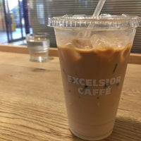 Photo taken at EXCELSIOR CAFFÉ Barista by 幼稚な羊 . on 5/30/2017