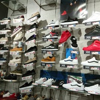 Abc Mart メガステージ 秋葉原 神田花岡町1 1