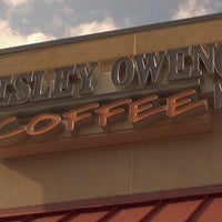 8/17/2013 tarihinde Erik L.ziyaretçi tarafından Wesley Owens Coffee'de çekilen fotoğraf