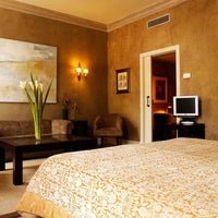 Das Foto wurde bei Hotel Duquesa de Cardona von Hotel Duquesa de Cardona am 10/31/2012 aufgenommen