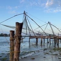 Photo taken at Chinese Fishing Nets by Mohamed A. on 9/26/2022