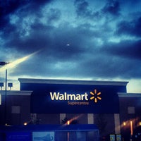 Photo prise au Walmart Supercentre par Romy Y. le6/24/2013