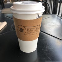 Foto scattata a Kettle Coffee &amp;amp; Tea da Eddie M. il 1/11/2019