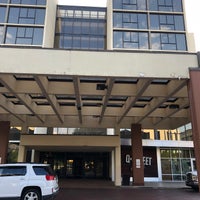 Foto diambil di University Plaza Hotel And Convention Center Springfield oleh Eddie M. pada 7/27/2023
