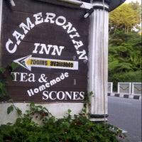 Photo taken at Cameronian Inn by Machula H. on 10/27/2012