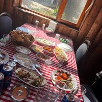 Das Foto wurde bei Yeşil Çiftlik Restaurant von Sarvnaz am 4/3/2022 aufgenommen