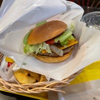 Photo taken at Freshness Burger by Sugi on 11/10/2020