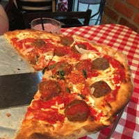 Photo taken at Grimaldi&amp;#39;s Pizzeria by Melissa H. on 5/2/2017