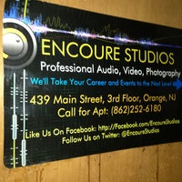 7/12/2013에 Dee Jay K.님이 Encoure Studios - Recording, Photography, Video, Parties에서 찍은 사진