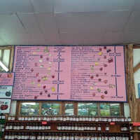 Photo taken at Carver&amp;#39;s Orchard &amp;amp; Applehouse Restaurant by Jana S. on 5/14/2017