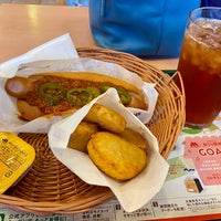 Photo taken at MOS Burger by Sakurairo on 6/24/2022