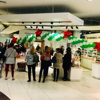 Photo taken at Macy&amp;#39;s Home Store by Kalil D. on 11/28/2018