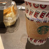 Photo taken at Starbucks by Jhonathan C. 🪬 on 11/30/2019