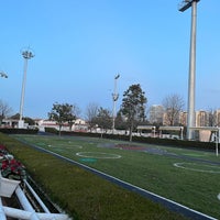 Photo taken at Türkiye Jokey Kulübü by Yavuz P. on 12/25/2021