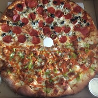 1/9/2017 tarihinde Christopher A.ziyaretçi tarafından Blackstone Pizza'de çekilen fotoğraf