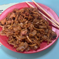 Photo taken at Outram Park Fried Kway Teow Mee by Calvin C. on 2/9/2023