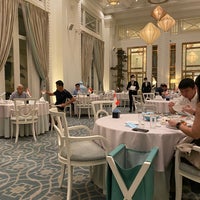 Photo taken at Jade Fullerton Restaurant 玉楼 by Calvin C. on 8/11/2021