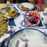 Foto scattata a Kıyak Kardeşler Balık Restaurant da ENDER T. il 12/21/2021