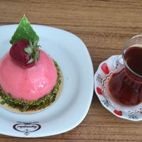 Photo taken at Bayramoğlu Pasta&amp;amp;Cafe by Bengi Ç. on 7/10/2017