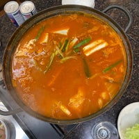Das Foto wurde bei Hanwoori Korean Restaurant (한우리) von Kirn W. am 7/31/2022 aufgenommen