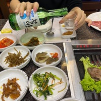 Das Foto wurde bei Hanwoori Korean Restaurant (한우리) von Kirn W. am 10/8/2023 aufgenommen
