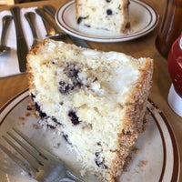 Photo taken at Hobee&amp;#39;s Restaurant by Laura W. on 7/30/2018