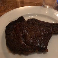 Photo prise au JWB Prime Steak &amp;amp; Seafood par Antonietta C. le6/23/2019