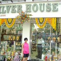 รูปภาพถ่ายที่ Silver House โดย Kunal S. เมื่อ 8/28/2013