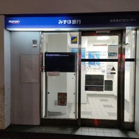 Photo taken at Mizuho Bank ATM by とっちゃん ®. on 1/18/2022