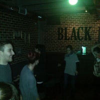 Foto tirada no(a) Black Jack Pub por Cezar P. em 1/10/2013