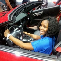 Photo taken at Stand Mercedes Benz by ModeufoKeu on 9/30/2012