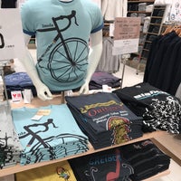 ユニクロ Clothing Store ユニクロ Clothing Store