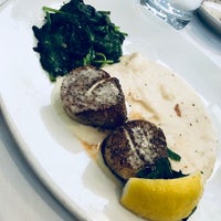 Photo taken at Oceanaire Seafood Room by LaToya J. on 2/13/2018